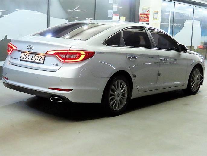 THE NEW SONATA LF IN WHITE